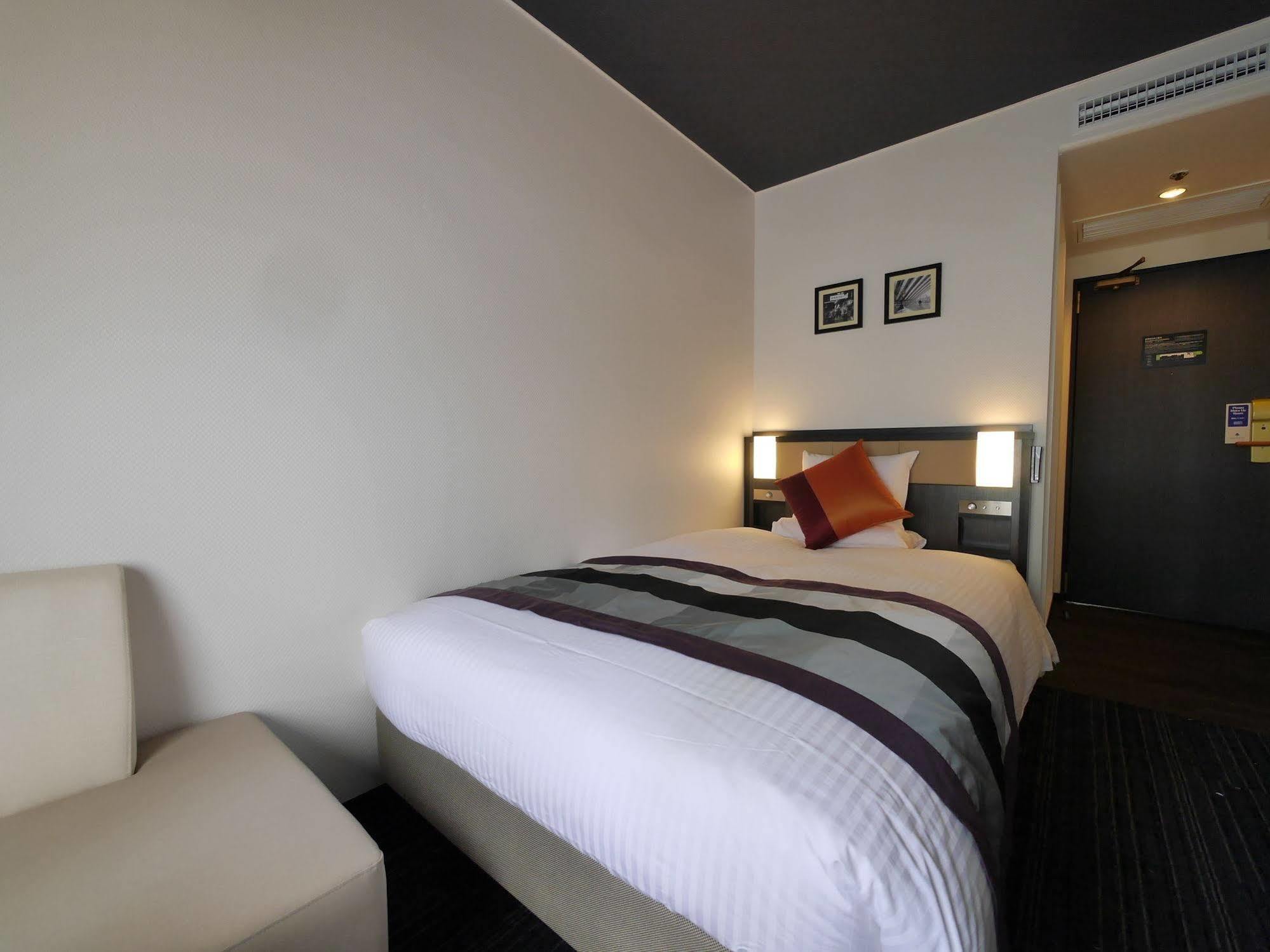 Hotel Mystays Shinsaibashi Osaka Bagian luar foto